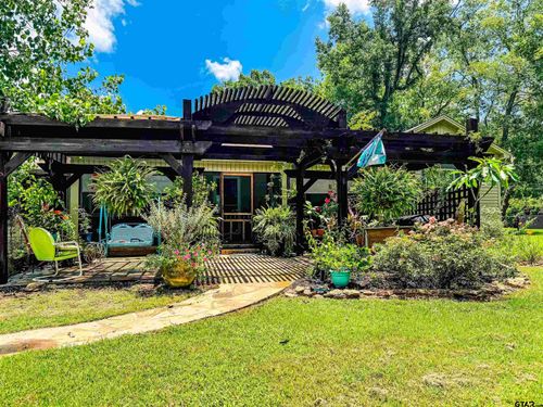 438 Sunshine Dr, Gladewater, TX, 75647-6627 | Card Image