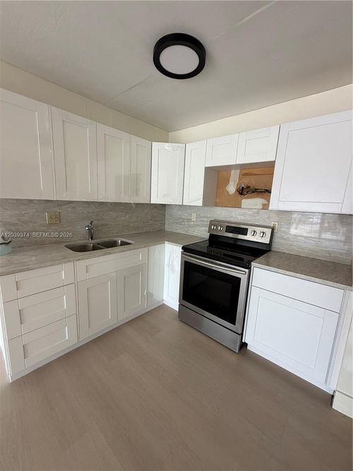 220-1800 Nw 24th Ave, Miami, FL, 33125-1260 | Card Image