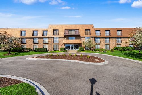 209-4050 Dundee Rd, Northbrook, IL, 60062-2158 | Card Image
