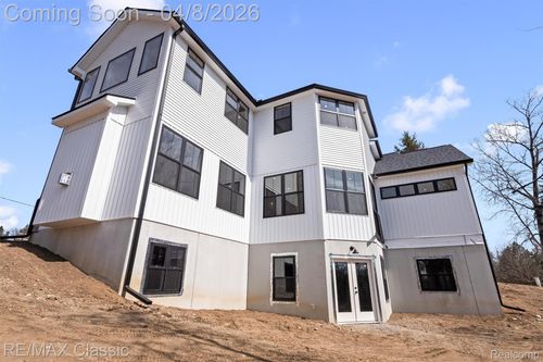 3800 E Coon Lake Rd, Howell, MI, 48843-9431 | Card Image