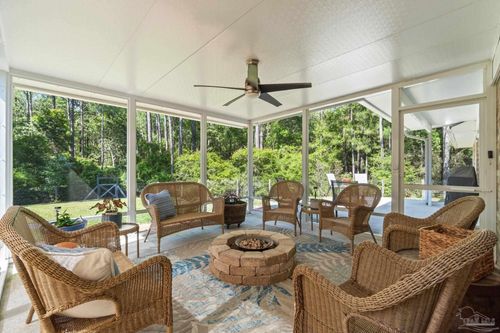 9518 Pouder Ln, Navarre, FL, 32566 | Card Image