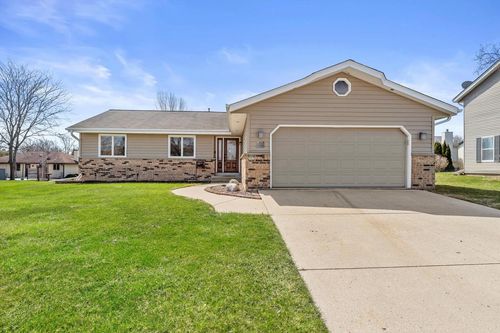 N78W15339 Haymeadow Road, Menomonee Falls, WI, 53051 | Card Image