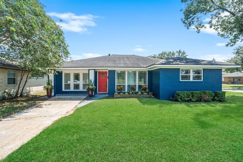 4254 T C Jester Blvd, Houston, TX, 77018-4039 | Card Image