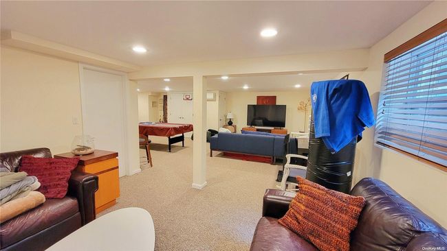 8 Haddington Dr, House other with 5 bedrooms, 3 bathrooms and null parking in Old Westbury NY | Image 22