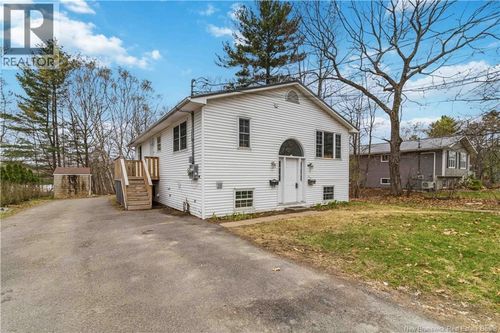 154 Sunset Dr, Fredericton, NB, E3A1A3 | Card Image