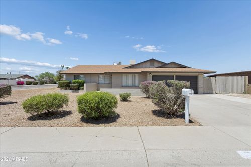 3020 W Hartford Dr, Phoenix, AZ, 85053-2022 | Card Image