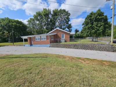 601 Sharp Springs Rd, House other with 2 bedrooms, 1 bathrooms and 3 parking in Winchester TN | Image 2