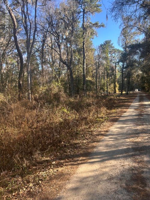 258 Lake Dr, Florahome, FL, 32140-1920 | Card Image