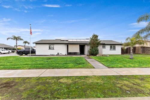 10635 E Stanton Ave, Del Rey, CA, 93616-9781 | Card Image