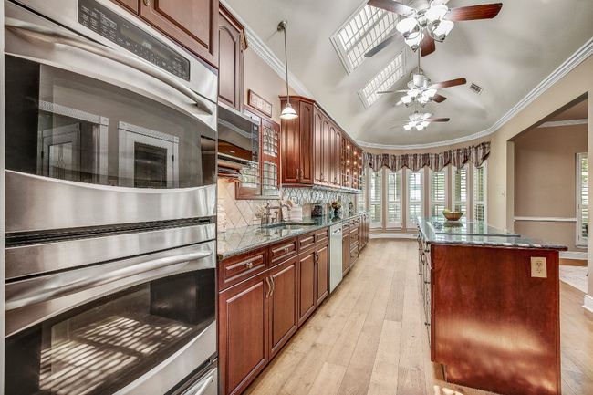 Double ovens and warming drawer | Image 8