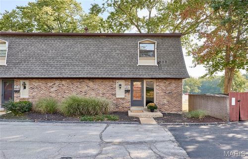 a-221 Braeshire Dr, Ballwin, MO, 63021-5676 | Card Image