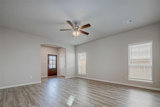 27076 Badger Way, House other with 3 bedrooms, 2 bathrooms and 2 parking in Magnolia TX | Image 8