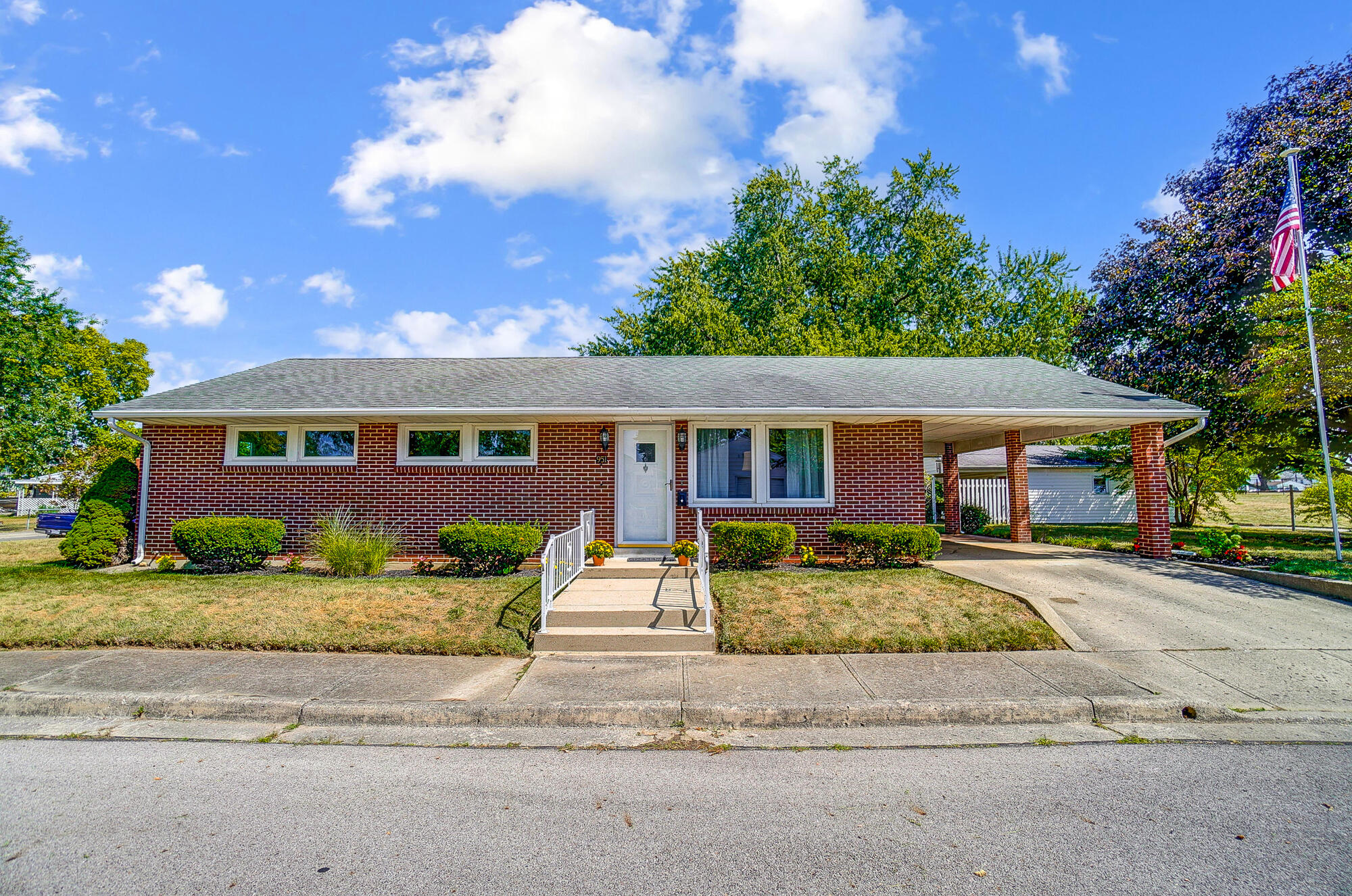 Walker St, Piqua, OH 45356