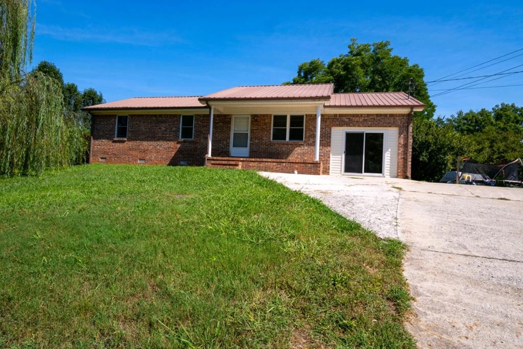 Lance St, Mcminnville, TN 37110