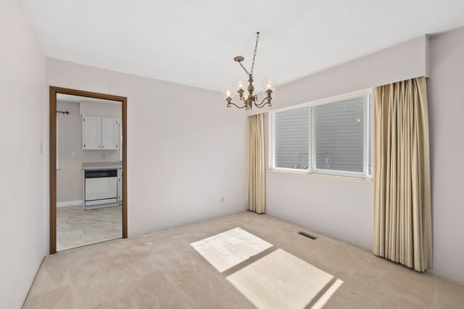 1605 Hemlock Pl, House other with 3 bedrooms, 3 bathrooms and 6 parking in Port Moody BC | Image 9