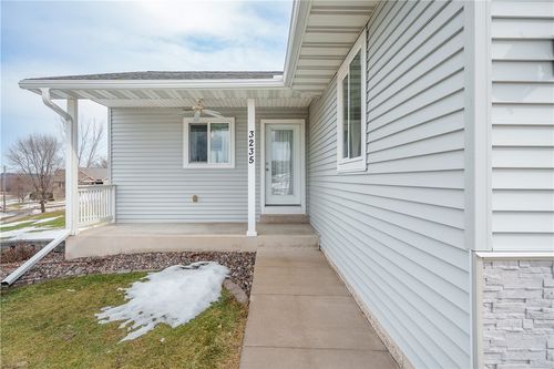 3235 W Ridge Dr, Eau Claire, WI, 54703-3543 | Card Image