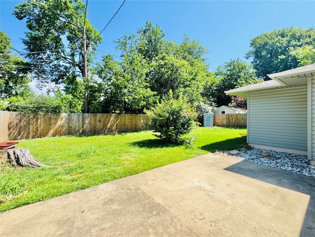 1015 W Sycamore St, House other with 3 bedrooms, 2 bathrooms and null parking in Sherman TX | Image 35