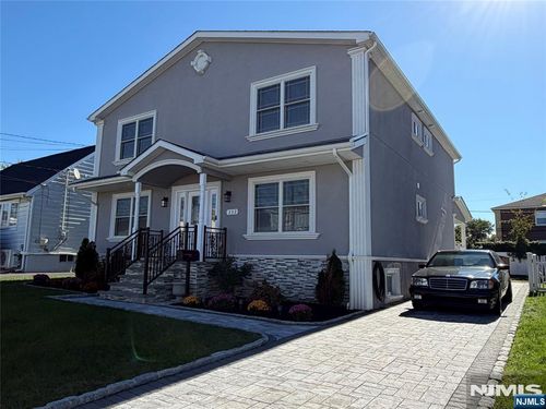 332 Kipp Ave, Elmwood Park, NJ, 07407-1129 | Card Image