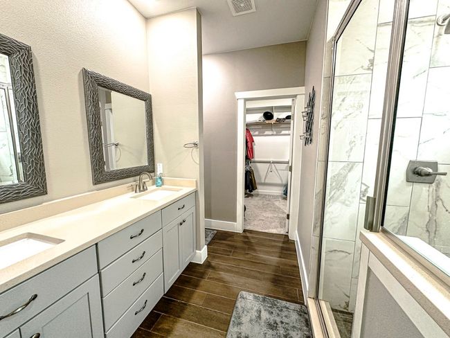 Primary Bathroom | Image 19