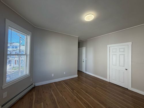 21-61 Vine St, Lynn, MA, 01905-2978 | Card Image