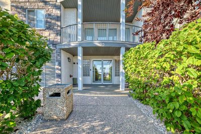 215 - 55 Arbour Grove Close Nw, Condo with 2 bedrooms, 2 bathrooms and 1 parking in Calgary AB | Image 2