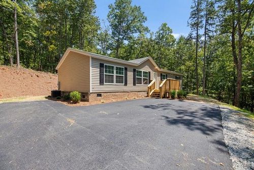 647 Fern Valley Trl, Clarkesville, GA, 30523 | Card Image