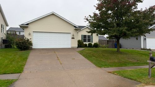 1220 W 61st St, Davenport, IA, 52806-3763 | Card Image
