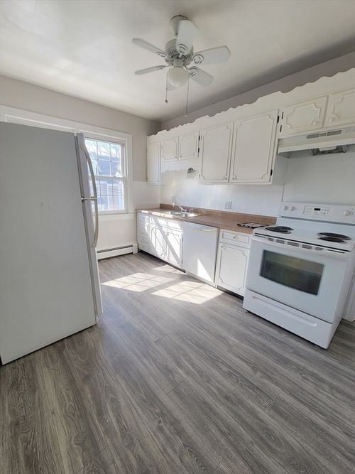 apt-7-388 E Merrimack St, Lowell, MA, 01852-2469 | Card Image