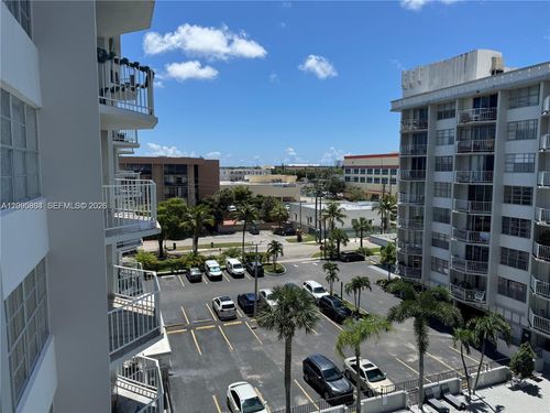 608-16740 Ne 9th Ave, North Miami Beach, FL, 33162-2527 | Card Image
