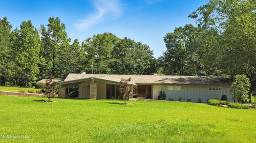 611 Second Ave W, Wiggins, MS, 39577-2503 | Card Image