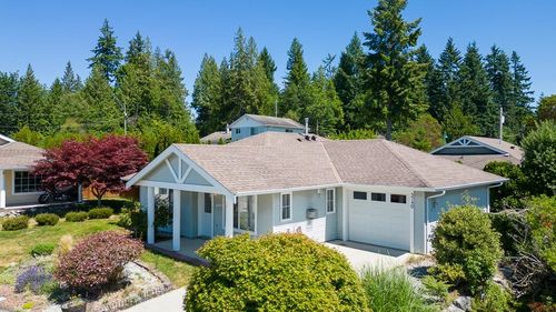 5740 Emily Way, Sechelt, BC, V7Z0N5 | Card Image
