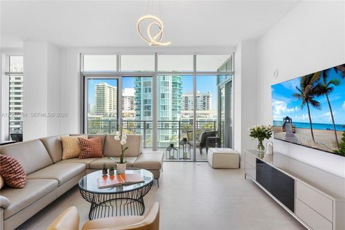 703-6101 Aqua Ave, Miami Beach, FL, 33141-5872 | Card Image