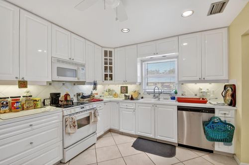 782 Nantucket Cir, Lake Worth, FL, 33467-2780 | Card Image