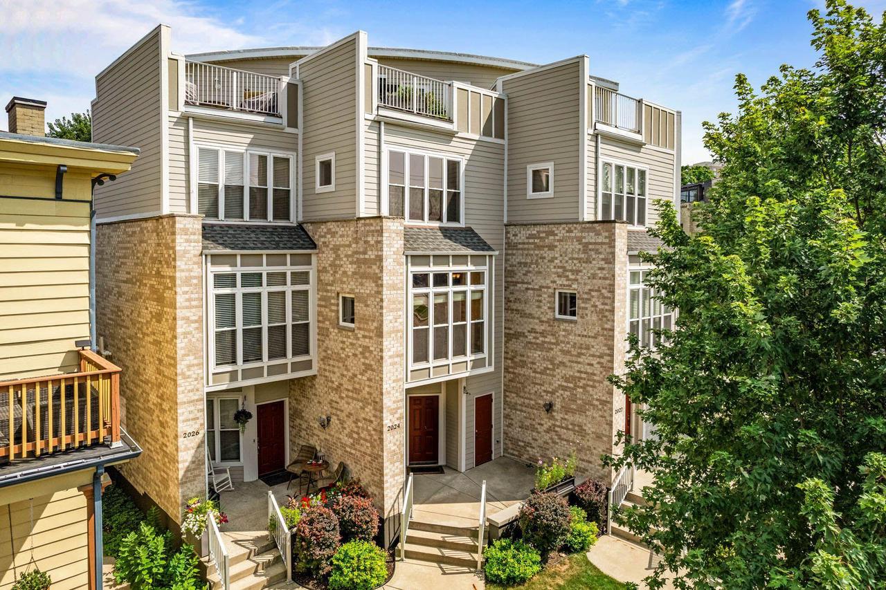 Cambridge Ave, Milwaukee, WI 53202