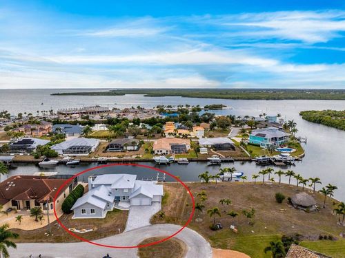 139 Seville Pl Sw, PORT CHARLOTTE, FL, 33952-9138 | Card Image