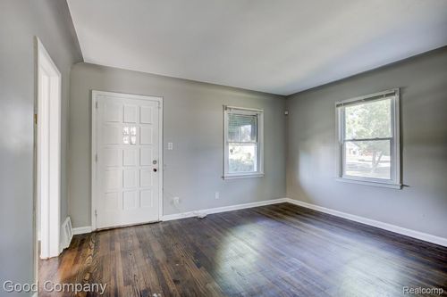 18494 Ashton Ave, Detroit, MI, 48219-2956 | Card Image