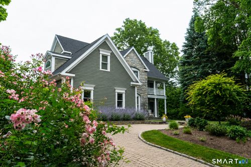 19 Christopher Ln, Norwalk, CT, 06851-3311 | Card Image