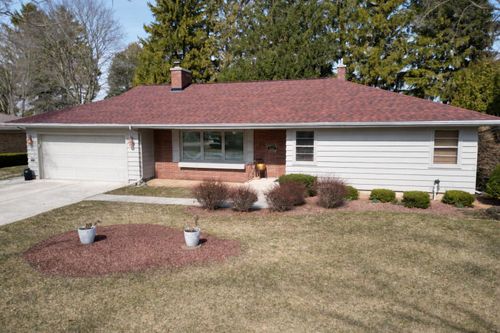 1616 Ahrens St, Manitowoc, WI, 54220-1808 | Card Image
