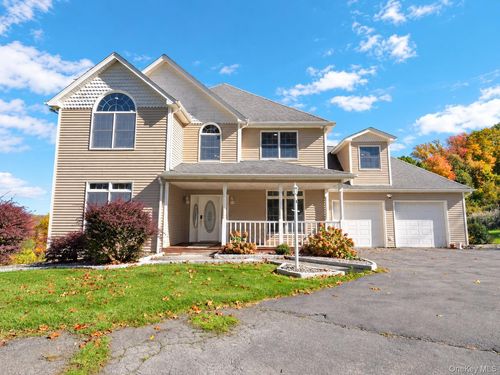24 Glen Ridge Rd, East Fishkill, NY, 12533-6506 | Card Image