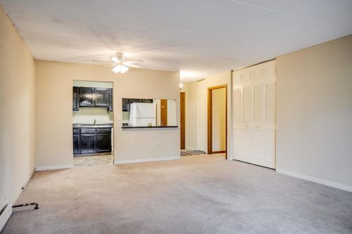 215-10401 Cedar Lake Rd, Minnetonka, MN, 55305-3269 | Card Image