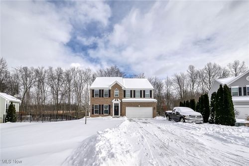 3910 Willow Way, Kent, OH, 44240-6886 | Card Image