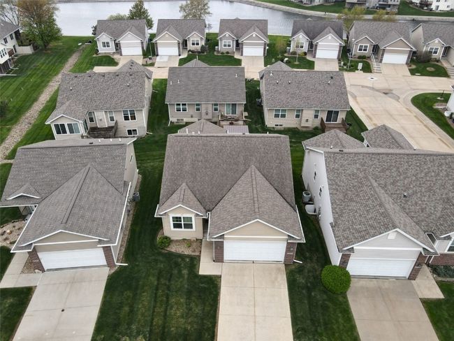 6807 Waterview Dr, Condo with 2 bedrooms, 3 bathrooms and null parking in Cedar Rapids IA | Image 23