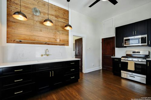 2-423 Woodlawn Ave, San Antonio, TX, 78212-3396 | Card Image