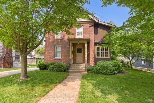 71 Bethune St, Brockville, ON, K6V2E3 | Card Image