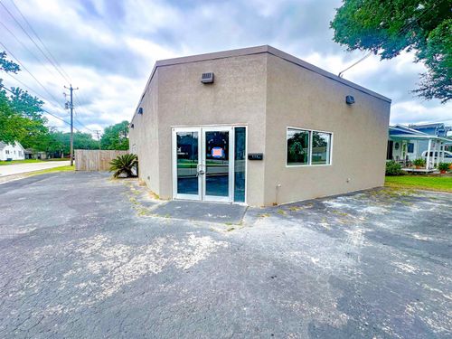 928 Block St, Port Neches, TX, 77651-2206 | Card Image