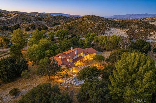 16515 Valley Ranch Rd, Canyon Country, CA, 91387-3657 | Card Image