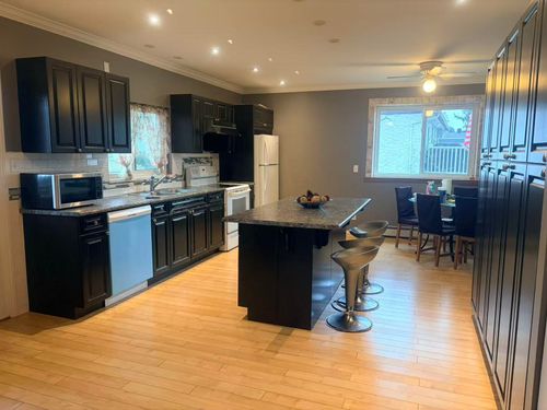 10936 84 Avenue, Delta, BC, V4C2L4 | Card Image