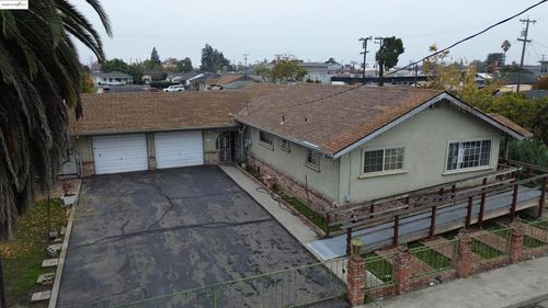 123 S Washington Ave, Manteca, CA, 95336-5830 | Card Image