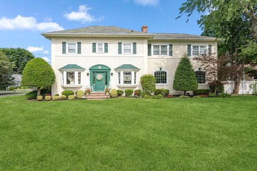 1 Bayview Ave, Islip, NY, 11751-4201 | Card Image