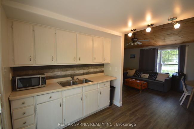 6208 London Rd, House other with 2 bedrooms, 1 bathrooms and null parking in Kettle And Stony Point Fn ON | Image 10